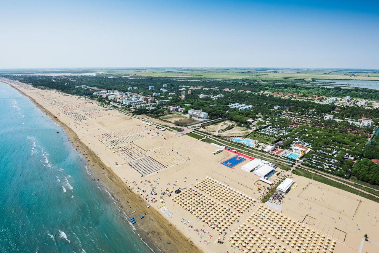 Girasoli Bibione Eksteriør billede