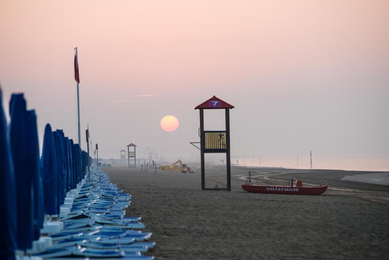 Girasoli Bibione Eksteriør billede
